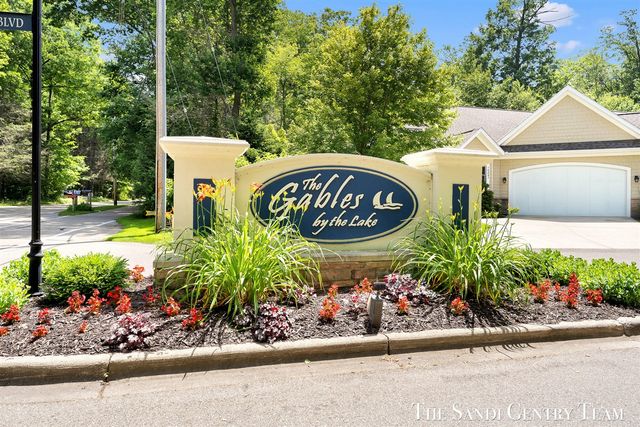 16300 Riverdale Court 38, Spring Lake, MI 49456