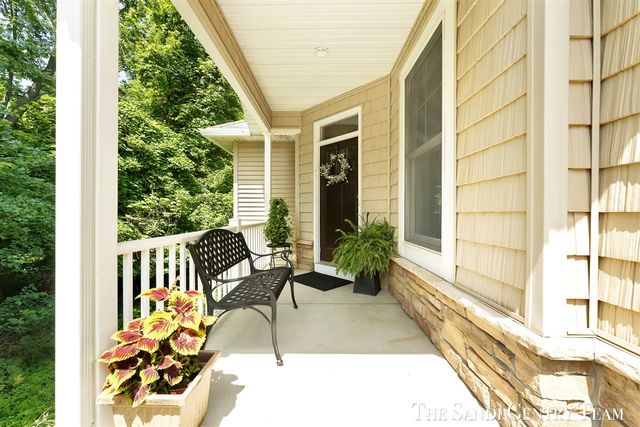16300 Riverdale Court 38, Spring Lake, MI 49456