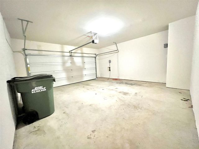 360 Crescent Park DR, Jarrell, TX 76537