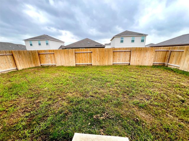 360 Crescent Park DR, Jarrell, TX 76537