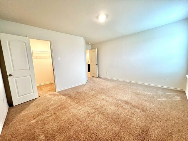 360 Crescent Park DR, Jarrell, TX 76537