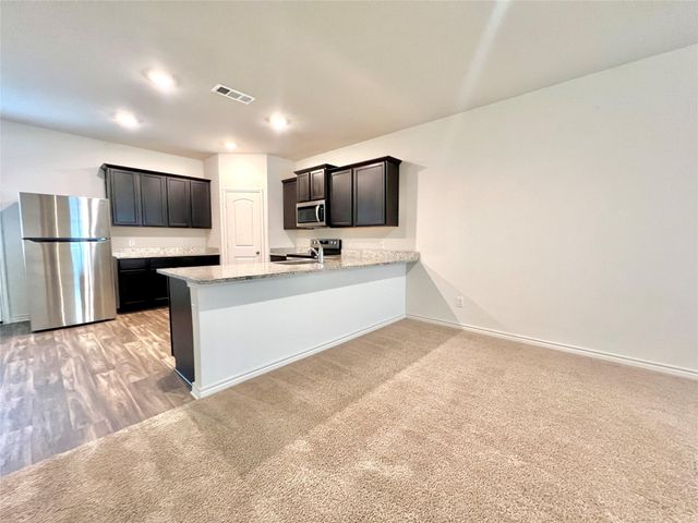 360 Crescent Park DR, Jarrell, TX 76537