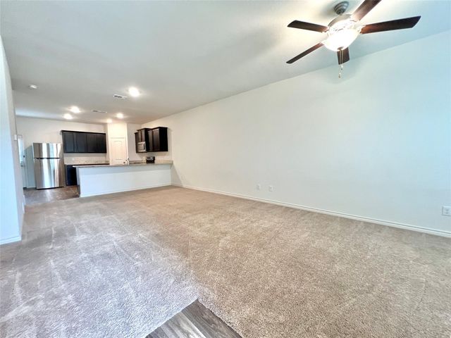 360 Crescent Park DR, Jarrell, TX 76537