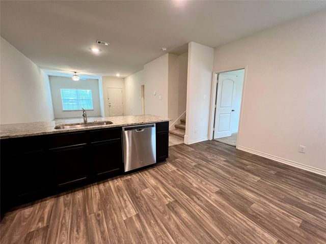 360 Crescent Park DR, Jarrell, TX 76537