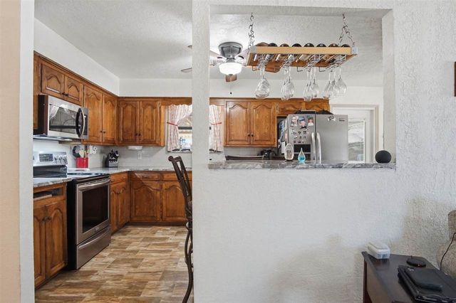416 NW Woodland Dr, Lawton, OK 73505