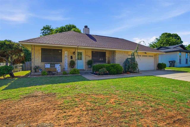 416 NW Woodland Dr, Lawton, OK 73505