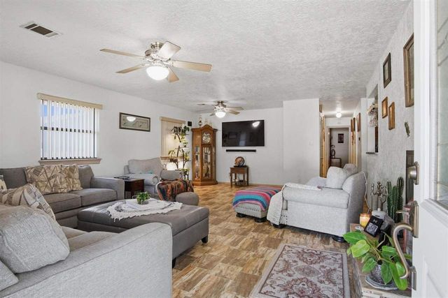 416 NW Woodland Dr, Lawton, OK 73505