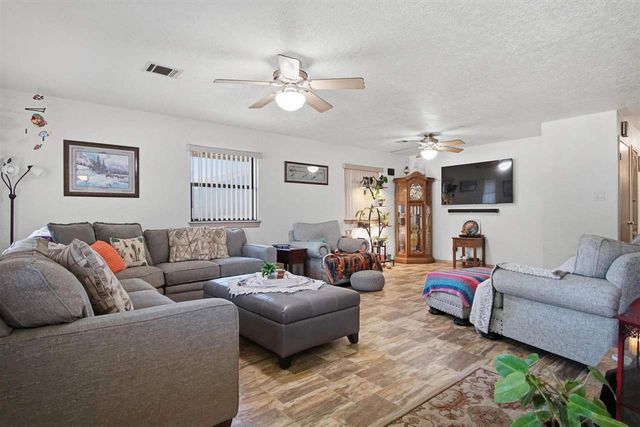 416 NW Woodland Dr, Lawton, OK 73505