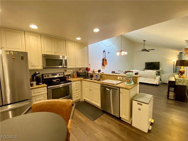 5647 Foxlake DR, North Fort Myers, FL 33917