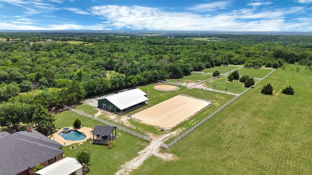 411 N Oak Branch Rd, Waxahachie, TX 75167