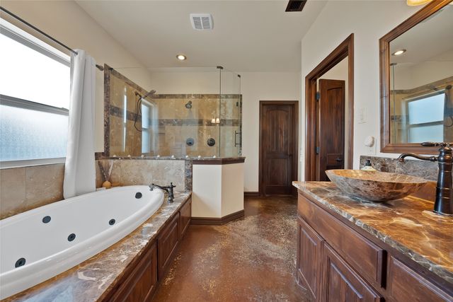 411 N Oak Branch Rd, Waxahachie, TX 75167