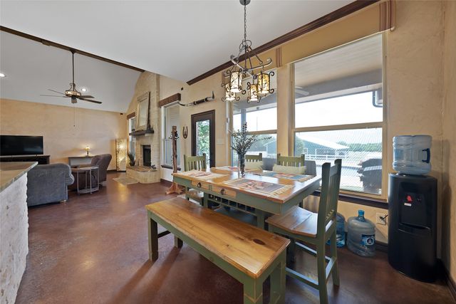 411 N Oak Branch Rd, Waxahachie, TX 75167