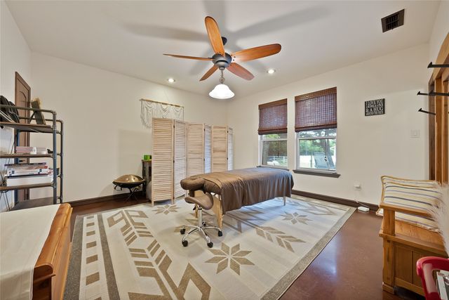 411 N Oak Branch Rd, Waxahachie, TX 75167