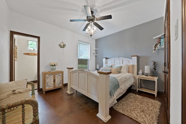 411 N Oak Branch Rd, Waxahachie, TX 75167