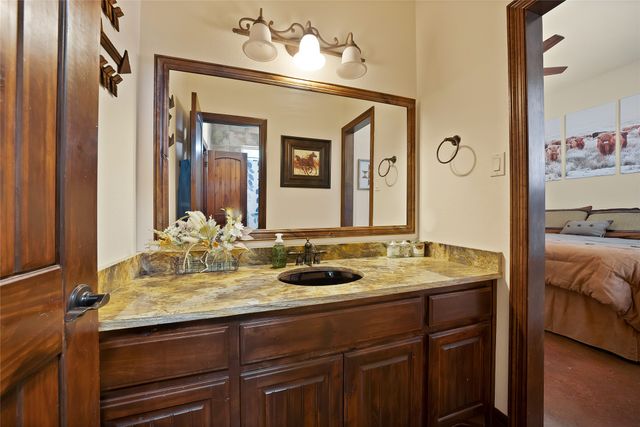 411 N Oak Branch Rd, Waxahachie, TX 75167