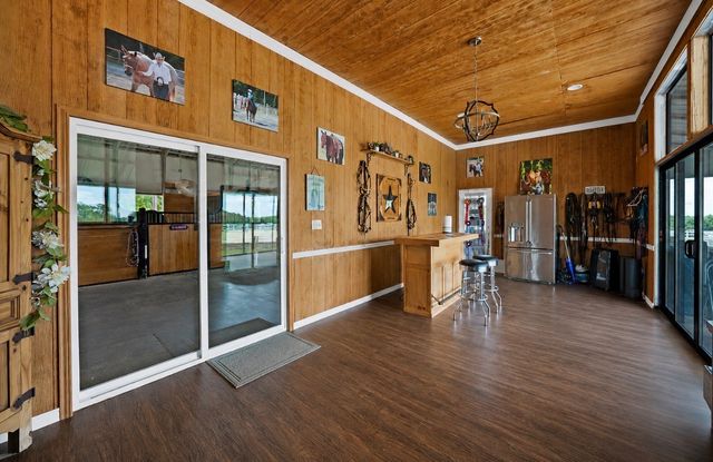 411 N Oak Branch Rd, Waxahachie, TX 75167