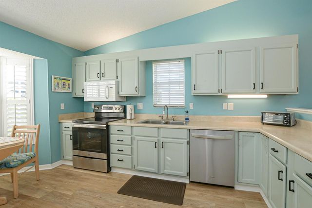 4064 Gator Trace Road, Fort Pierce, FL 34982