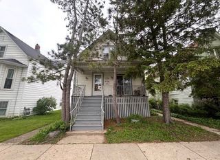 5834 W Byron Street, Chicago, IL 60634