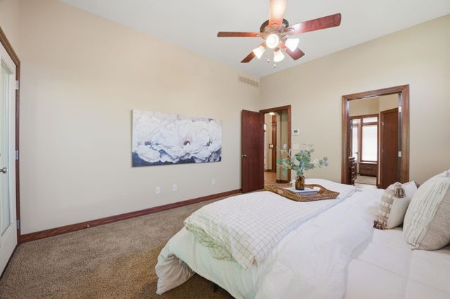3315 N Den Hollow Cir, Wichita, KS 67205