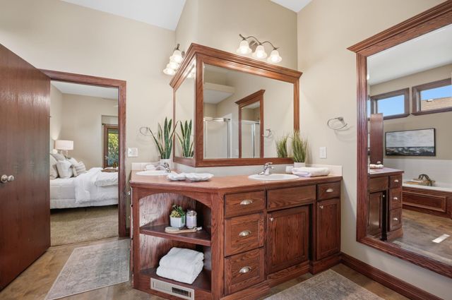 3315 N Den Hollow Cir, Wichita, KS 67205