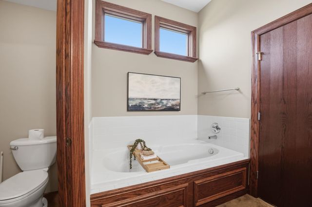 3315 N Den Hollow Cir, Wichita, KS 67205