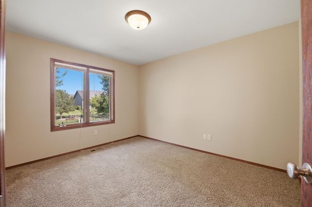 3315 N Den Hollow Cir, Wichita, KS 67205