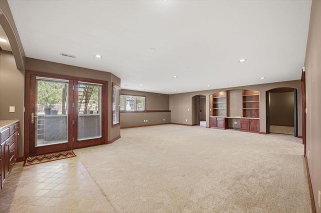 3315 N Den Hollow Cir, Wichita, KS 67205