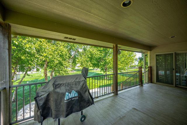 3315 N Den Hollow Cir, Wichita, KS 67205
