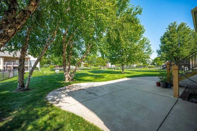 3315 N Den Hollow Cir, Wichita, KS 67205