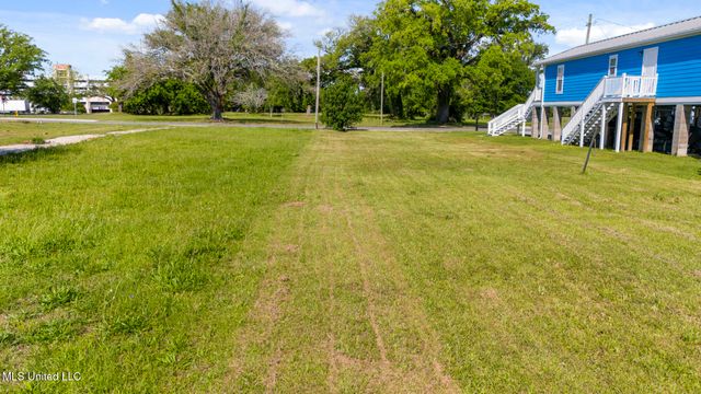 124 Cedar Street, Biloxi, MS 39530
