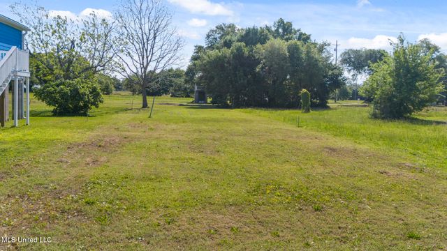 124 Cedar Street, Biloxi, MS 39530