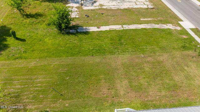 124 Cedar Street, Biloxi, MS 39530