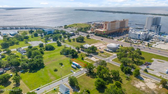 124 Cedar Street, Biloxi, MS 39530