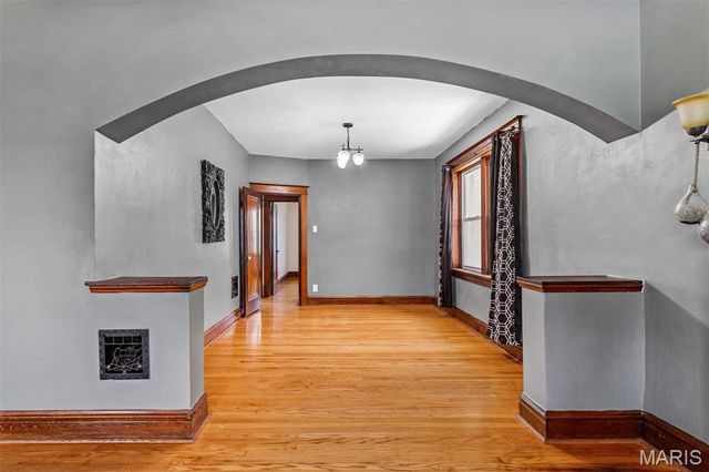 3163 Hampton Avenue, St Louis, MO 63139