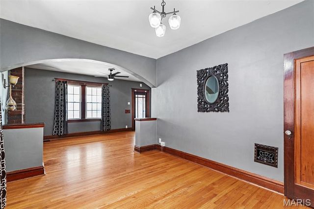 3163 Hampton Avenue, St Louis, MO 63139