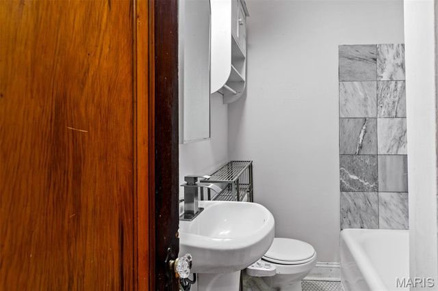 3163 Hampton Avenue, St Louis, MO 63139