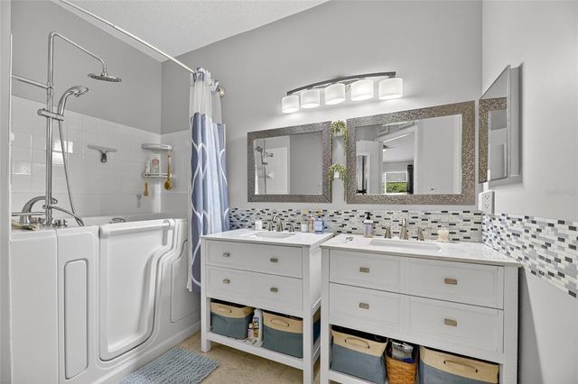 1574 NANTUCKET DRIVE 131, Sun City Center, FL 33573
