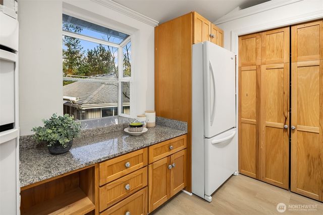 17226 SE 40th Place, Bellevue, WA 98008