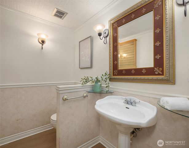 17226 SE 40th Place, Bellevue, WA 98008