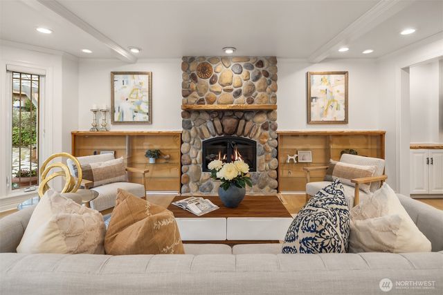 17226 SE 40th Place, Bellevue, WA 98008