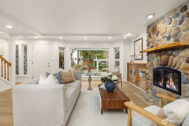 17226 SE 40th Place, Bellevue, WA 98008