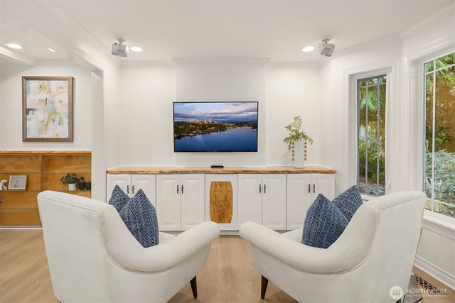 17226 SE 40th Place, Bellevue, WA 98008