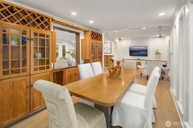 17226 SE 40th Place, Bellevue, WA 98008