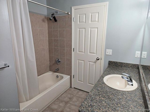 29949 Fox Run Circle, Warren, MI 48092
