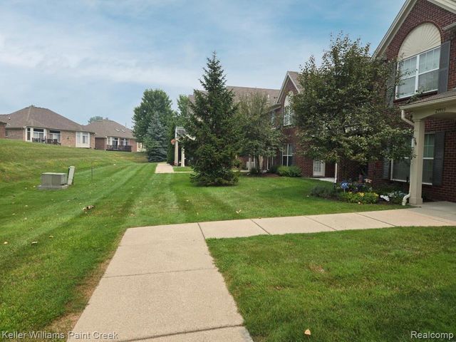 29949 Fox Run Circle, Warren, MI 48092