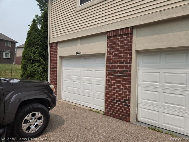 29949 Fox Run Circle, Warren, MI 48092