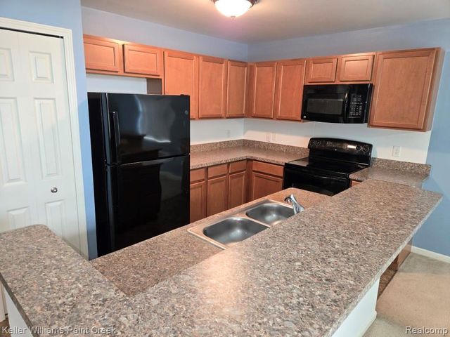 29949 Fox Run Circle, Warren, MI 48092