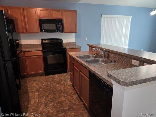 29949 Fox Run Circle, Warren, MI 48092