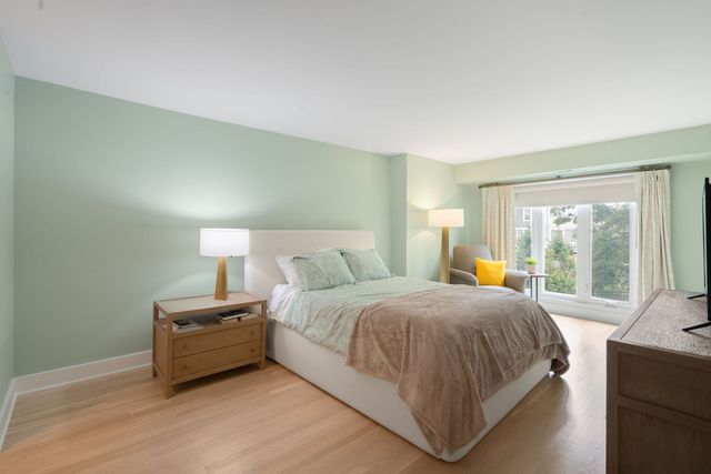 1671 Mission Hills Road 106, Northbrook, IL 60062