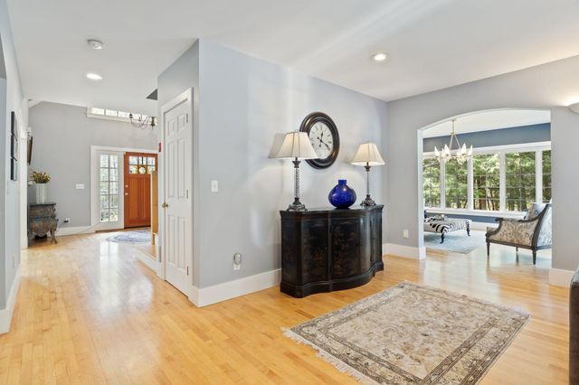 15 Wiggin Way, Stratham, NH 03885